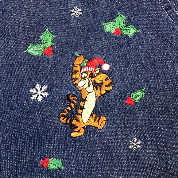 Disney Pride Womens Winnie The Pooh Christmas Mistletoe Glitter Denim Shirt Sz L - Picture 5 of 7